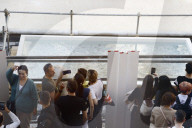 Fontana di Trevi chiusa per lavori di restauro, una piscina per le monetine