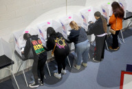 Early voting begins in US election