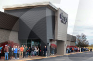Early voting begins in US election