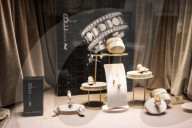 Milano, via Montenapoleone vandalizzate le vetrine di due gioiellerie Omega e Damiani