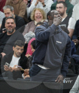 Les célébrités assistent à la victoire du club Paris Basketball face au Baskonia Vitoria (67-65) à l'Adidas Arena à Paris