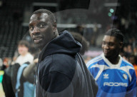 Les célébrités assistent à la victoire du club Paris Basketball face au Baskonia Vitoria (67-65) à l'Adidas Arena à Paris