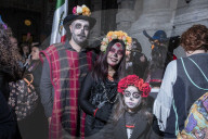 Milano Piazza Duomo. Parata per il Dia de los Muertos
