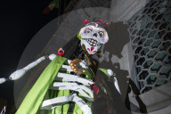 Milano Piazza Duomo. Parata per il Dia de los Muertos