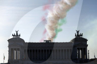 Frecce Tricolori  per  la festa delle Forze Armate