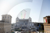 Frecce Tricolori  per  la festa delle Forze Armate