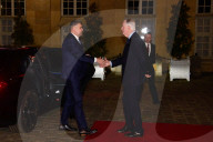 Le premier ministre Michel Barnier accueille Marcel Ciolacu, premier ministre de la Roumanie, pour un dîner d'état à l'hôtel de Matignon à Paris