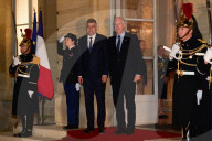 Le premier ministre Michel Barnier accueille Marcel Ciolacu, premier ministre de la Roumanie, pour un dîner d'état à l'hôtel de Matignon à Paris