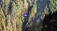 Peter Salzmann a établi de nouveaux records du monde avec un vol en wingsuit foil sur la montagne suisse de la Jungfrau