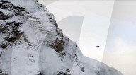 Peter Salzmann a établi de nouveaux records du monde avec un vol en wingsuit foil sur la montagne suisse de la Jungfrau