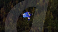 Peter Salzmann a établi de nouveaux records du monde avec un vol en wingsuit foil sur la montagne suisse de la Jungfrau