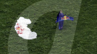 Peter Salzmann a établi de nouveaux records du monde avec un vol en wingsuit foil sur la montagne suisse de la Jungfrau