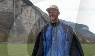 Peter Salzmann a établi de nouveaux records du monde avec un vol en wingsuit foil sur la montagne suisse de la Jungfrau
