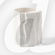 Handle-less coffee mug for rock climbers