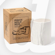 Handle-less coffee mug for rock climbers