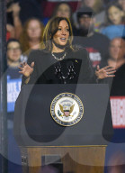 Kamala Harris holds Pittsburg rally on election eve