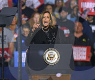 Kamala Harris holds Pittsburg rally on election eve