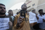 Palestinian students demand opening of Gaza exits