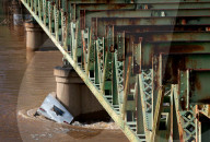 Heavy rains cause flash flooding in St Louis area 