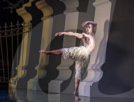 ‘You very rarely see men moving together like this’: Matthew Bourne on 30 years of his radical Swan Lake