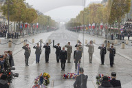 Prime Minister Kier Starmer lays a wreath at l'Arc de triomphe