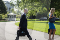 Trump heads for Arizona 