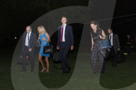 Trump returns WH from Arizona