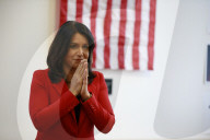 Tulsi Gabbard campaigns in Iowa