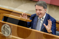 Matteo Renzi in conferenza stampa su i risultati elettorali delle regionali in Emilia Romagna e Umbria