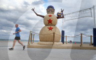 Balmy Fort Lauderdale gears up for Christmas with 'Sandy the Snowman'