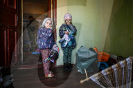 Evacuation of multi-child family from frontline Uspenivka in Zaporizhzhia region