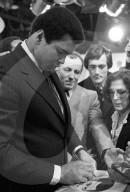 COLIN Jean-Claude - Archives - No Web No Chaines TV - Mohamed Ali