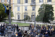 Blitz di Extinction Rebellion davanti al Viminale