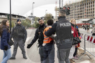 Protesta Ultima Generazione, interrompono la Milano21 Half Marathon