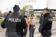 Protesta Ultima Generazione, interrompono la Milano21 Half Marathon