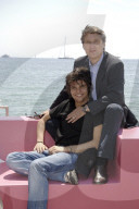Antoine DE CAUNES et son fils Louis DE CAUNES,  lors du 59 ème FESTIVAL INTERNATIONAL DU FILM DE CANNES 2006