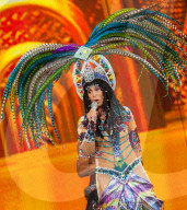 Cher and Cyndi Lauper play Vegas