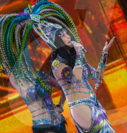 Cher and Cyndi Lauper play Vegas