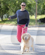 PREMIUM EXCLUSIVE ARCHIV  Jennifer Garner lost her dear golden retriever Birdie