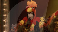 Cher gobbles up Thanksgiving turkey role