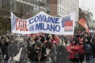 Milano, Concentramento del corteo di Cgil e Uil in occasione dello sciopero generale