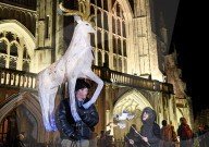 FEATURE - WINTERFESTLICHER LATERNENUMZUG