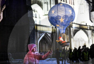 FEATURE - SN_LANTERN_PARADE_WINCHESTER_14