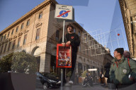 Lâ€™artista Greg Goya presenta l'installazione "Emergency Game" presso piazza San Carlo a Torino