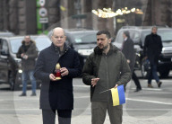 Zelenskyy and Olaf Scholz pay tribute to perished defenders of Ukraine 