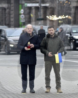 Zelenskyy and Olaf Scholz pay tribute to perished defenders of Ukraine 