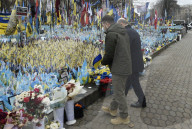 Zelenskyy and Olaf Scholz pay tribute to perished defenders of Ukraine 