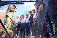 Indian border force display weaponry