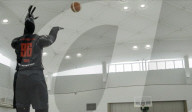 Un robot joueur de basket-ball est entré dans le livre des records en lançant un panier à 22,55 mètres de distance