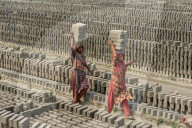 FEATURE - SN_KILN_WORKERS_01